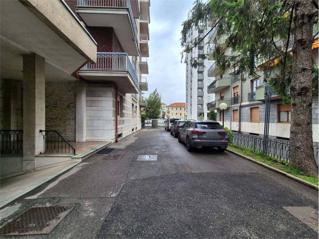 Appartamento a Saronno in Viale Rimembranze - Foto 2