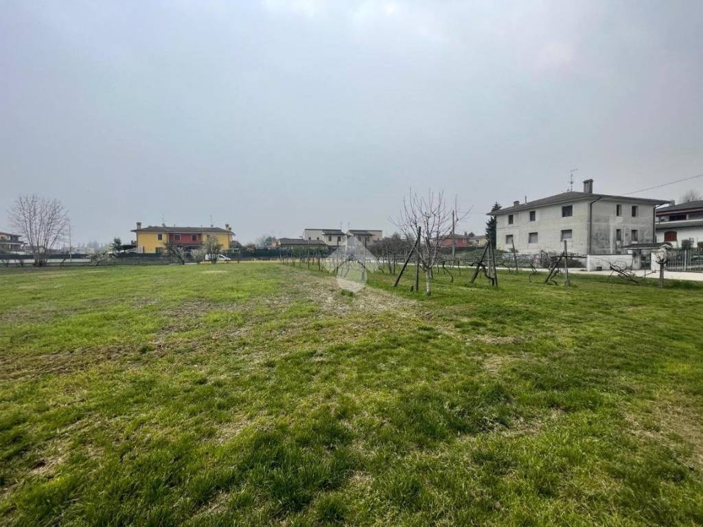 Terreno a Castelbelforte in Via Pescine - Foto 4