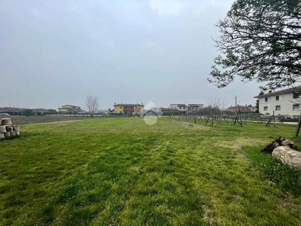 Terreno a Castelbelforte in Via Pescine - Foto 5