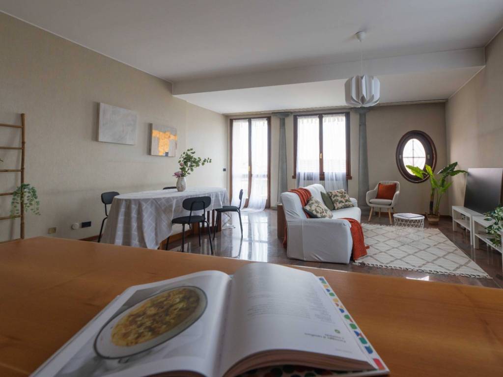 Appartamento a Bergamo in Via Pietro Isabello, 13 - Foto 2