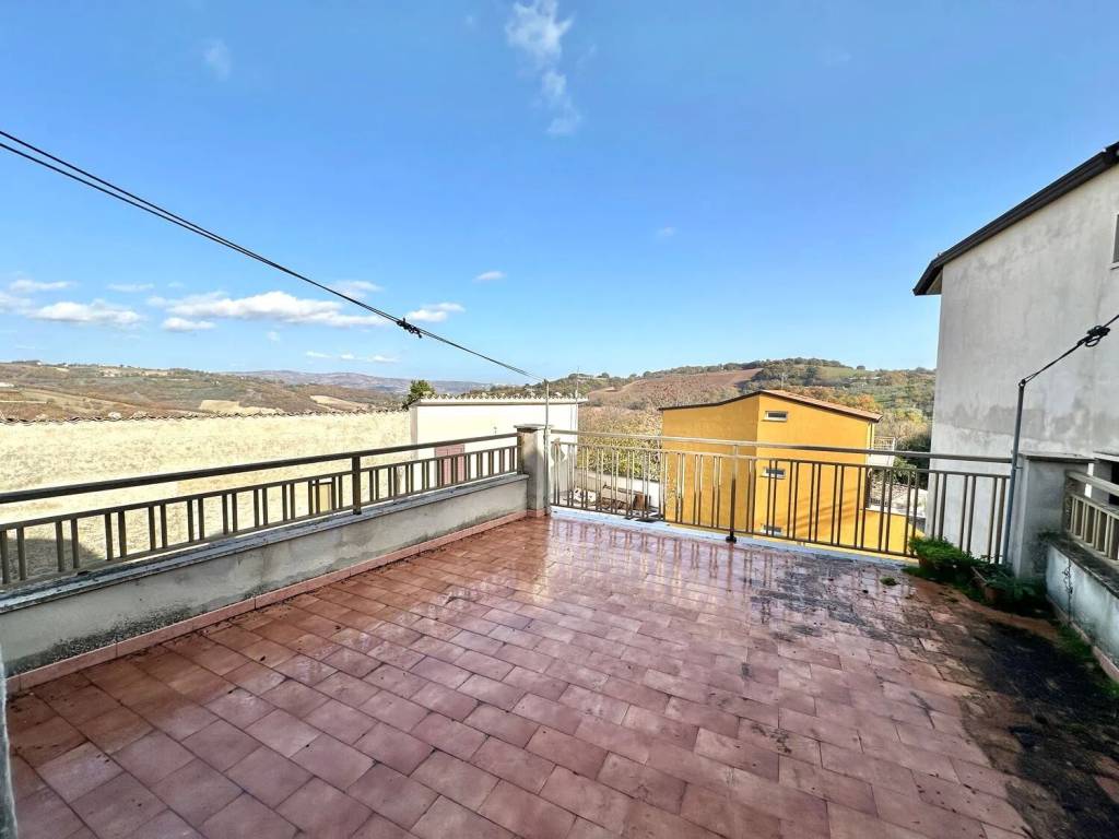 Villa a Jelsi in Strada Statale 17, 63 - Foto 2