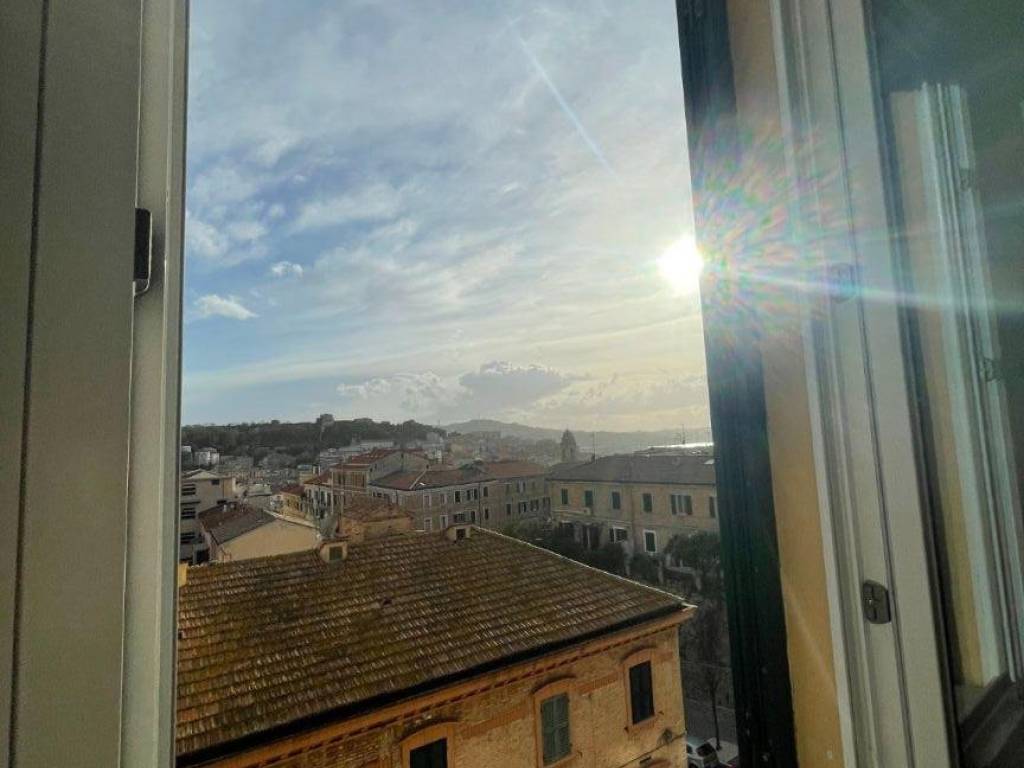 Attico / mansarda a Ancona in Via Goito - Foto 5