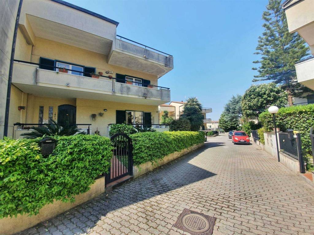 Villa a Caserta in Via Pasquale Tenga - Foto 4