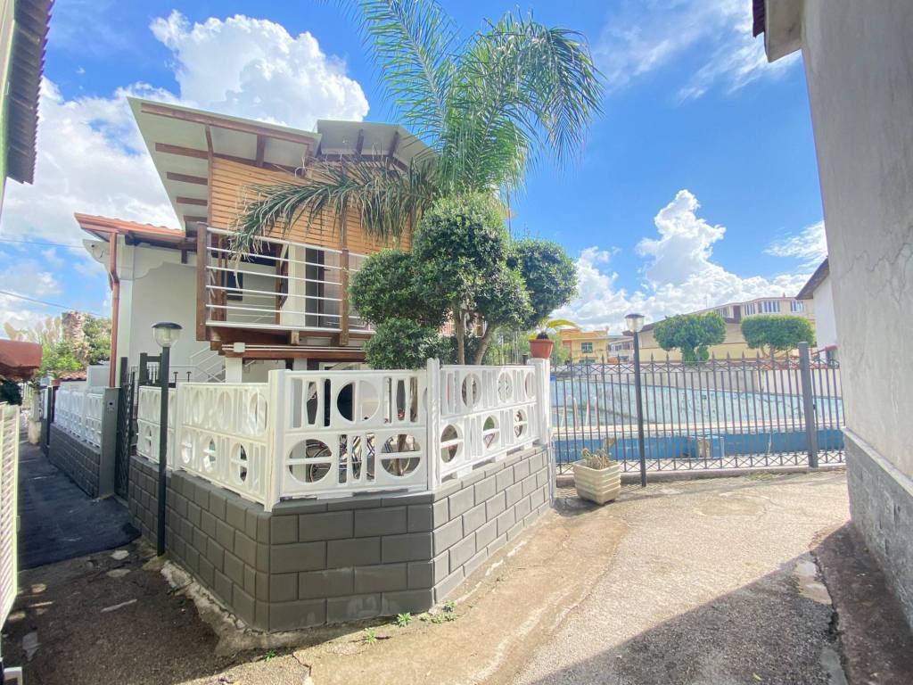 Villa a Giugliano in campania in Via Scipione l'Africano - Foto 2