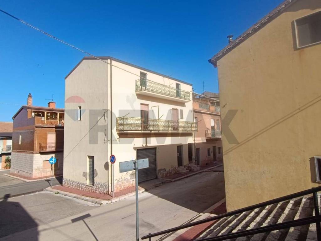 Casa indipendente a Castelluccio dei sauri in Via Inverse - Foto 3