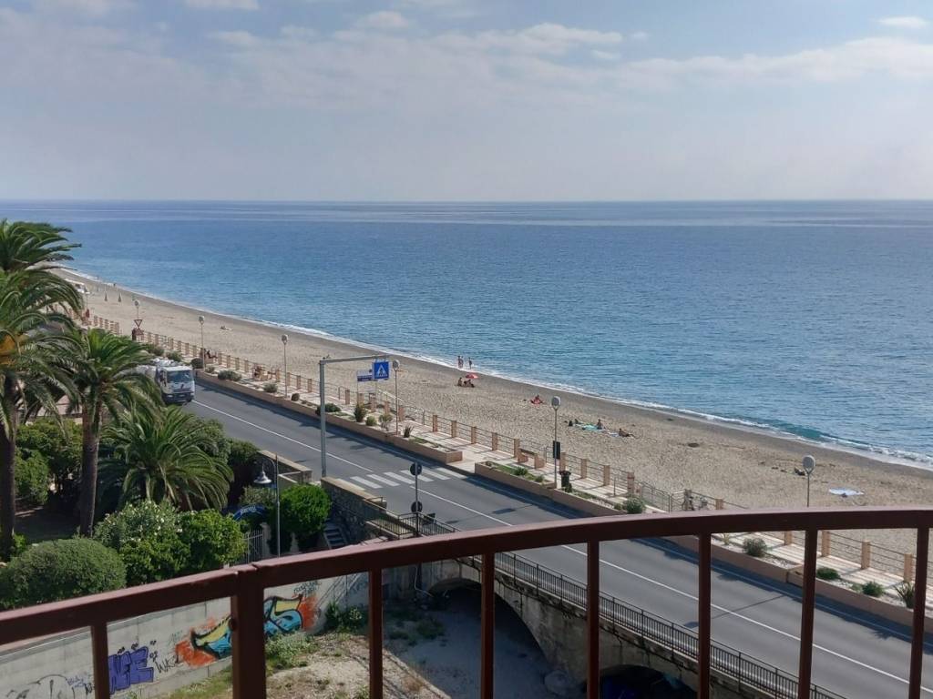 Appartamento a Finale ligure in Corso Europa, 87 - Foto 2