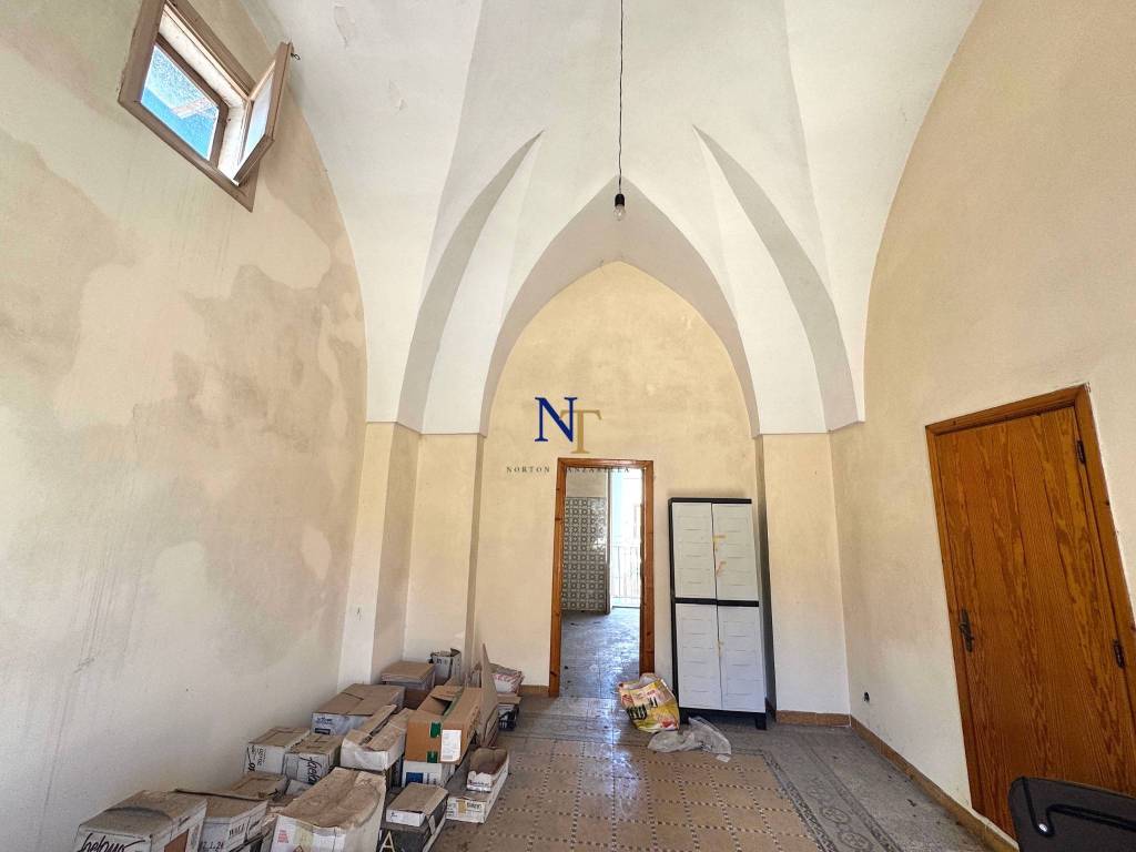 Casa indipendente a Oria in Via Papalucio, 3 - Foto 2