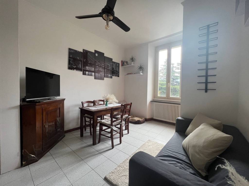 Appartamento a Como in Via Aristide Calderini - Foto 2