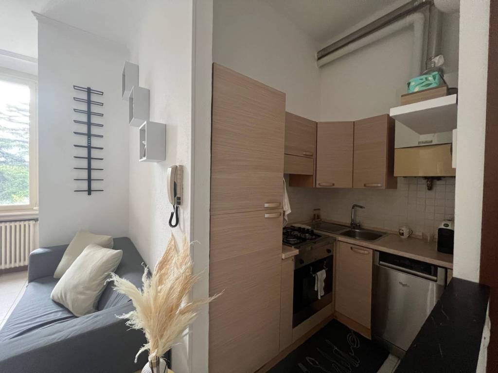 Appartamento a Como in Via Aristide Calderini - Foto 4