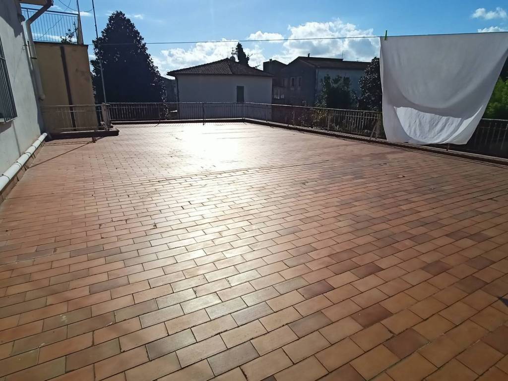Appartamento a Ponsacco in viale 1 maggio - Foto 2