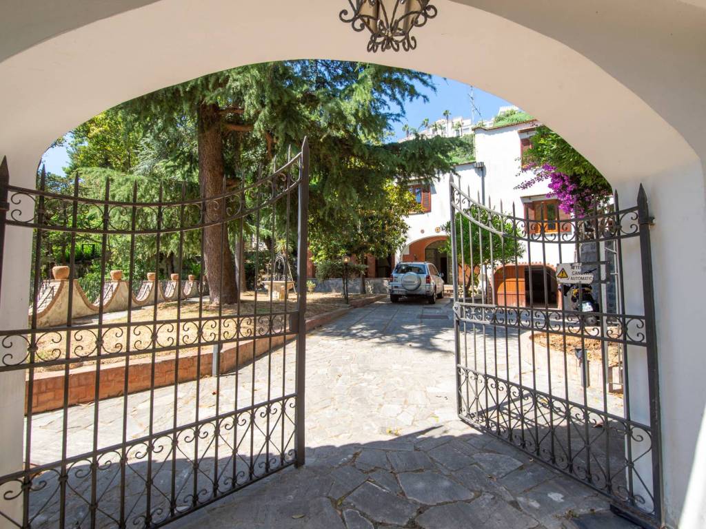 Villa a Vietri sul mare in Via Arbosto - Foto 2