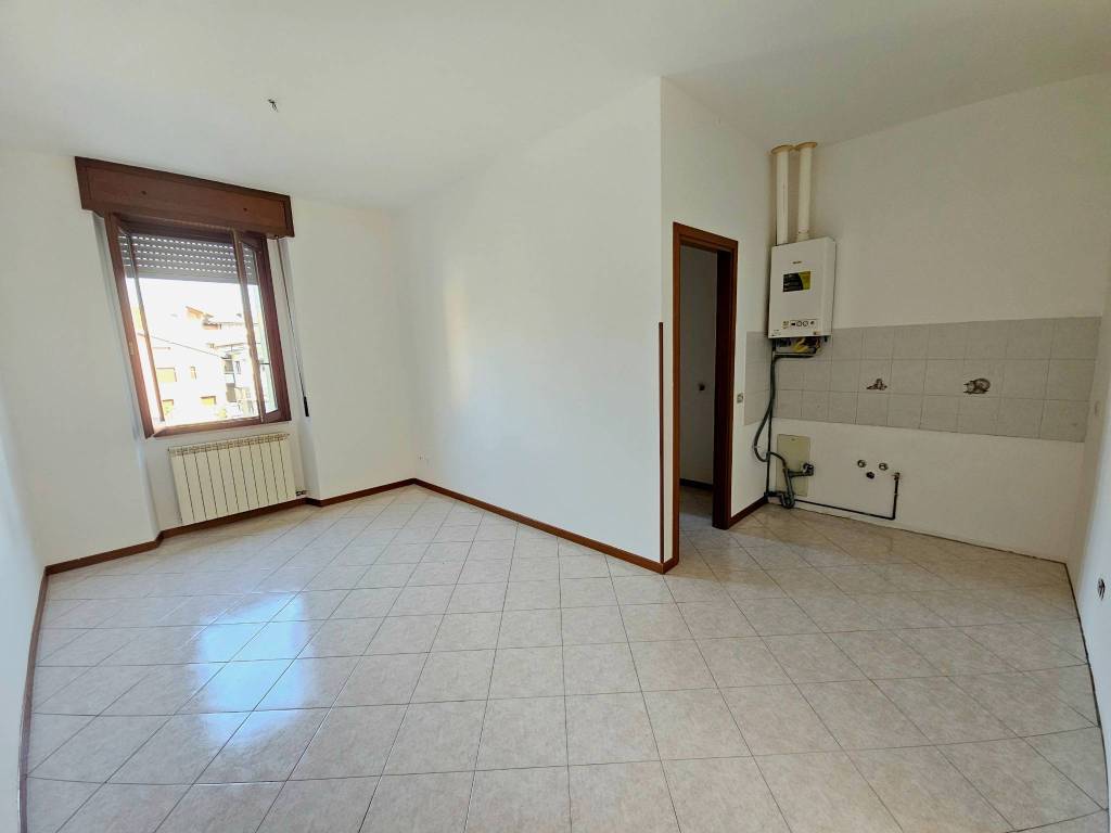 Appartamento a Usmate velate in Via Cesare Battisti, 8 - Foto 2