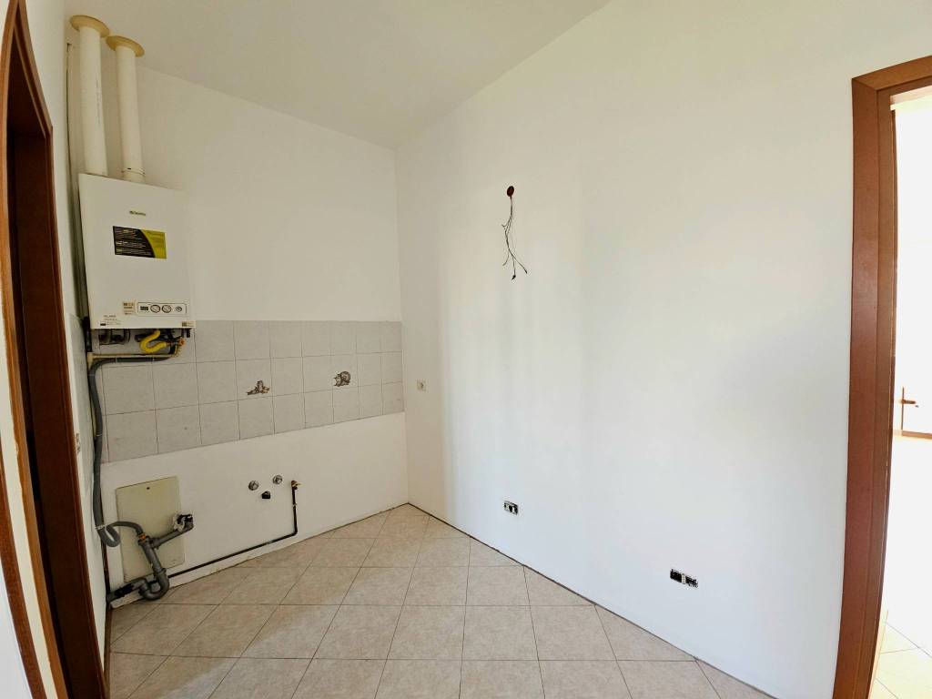 Appartamento a Usmate velate in Via Cesare Battisti, 8 - Foto 3