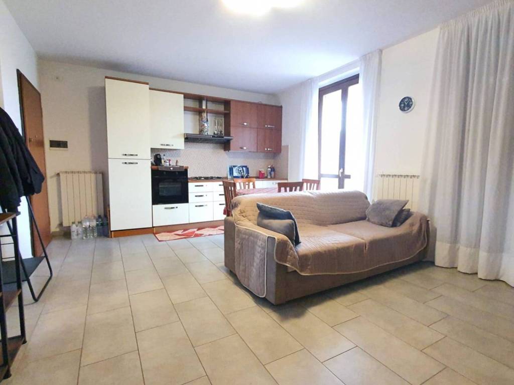 Appartamento a Samarate in Via Agusta, 441 - Foto 2