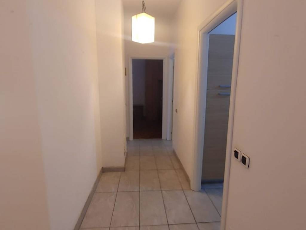 Appartamento a Gallarate in Via Amatore Sciesa - Foto 3
