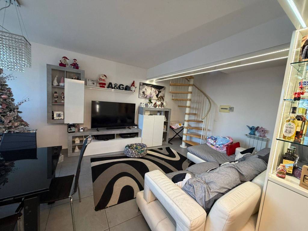 Villetta a schiera a Fiumicino in Via Passo Buole - Foto 3