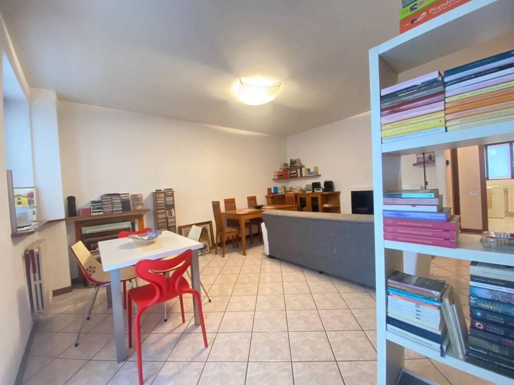 Appartamento a Cislago in Via Alessandro Volta, 102 - Foto 2