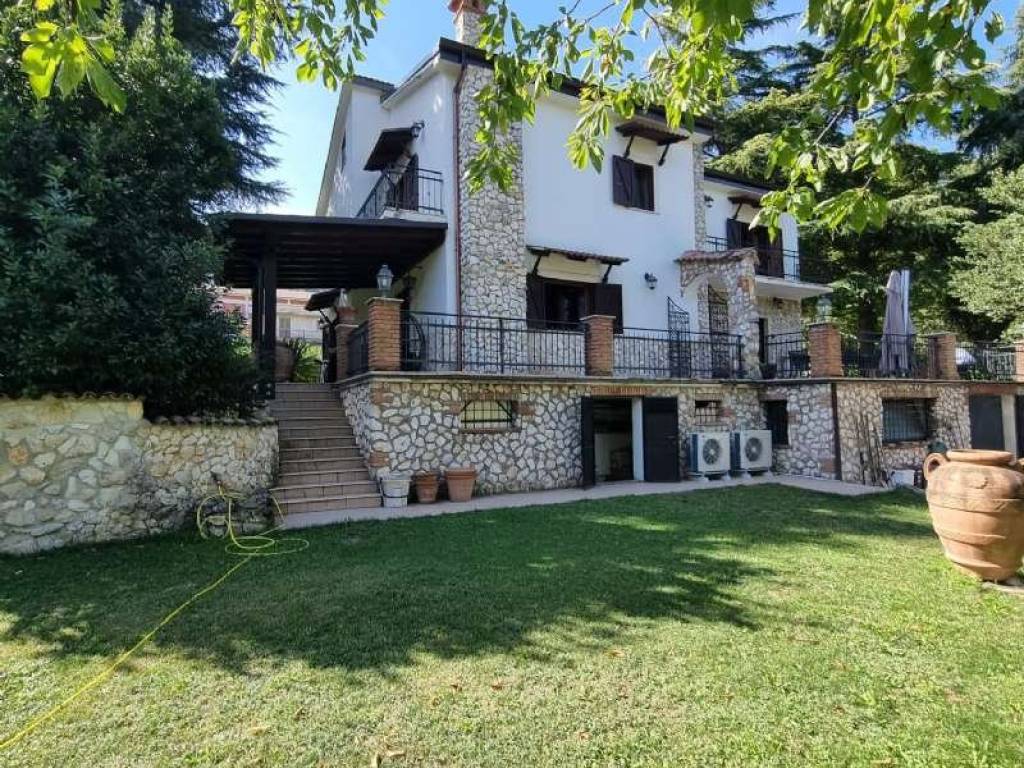 Villa a Rocca di botte in via castello - Foto 2