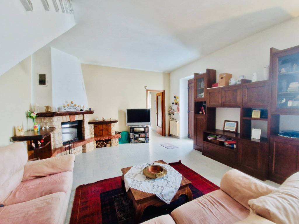 Villa a Lonate pozzolo in Via Sant'Anna - Foto 3