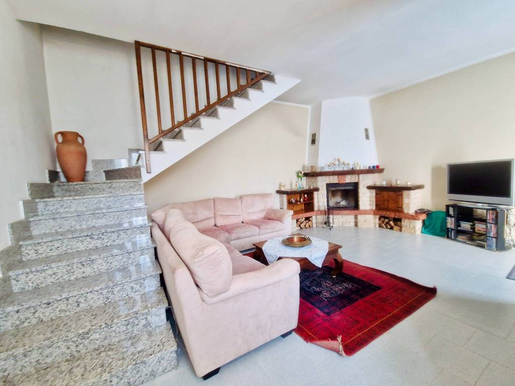 Villa a Lonate pozzolo in Via Sant'Anna - Foto 4