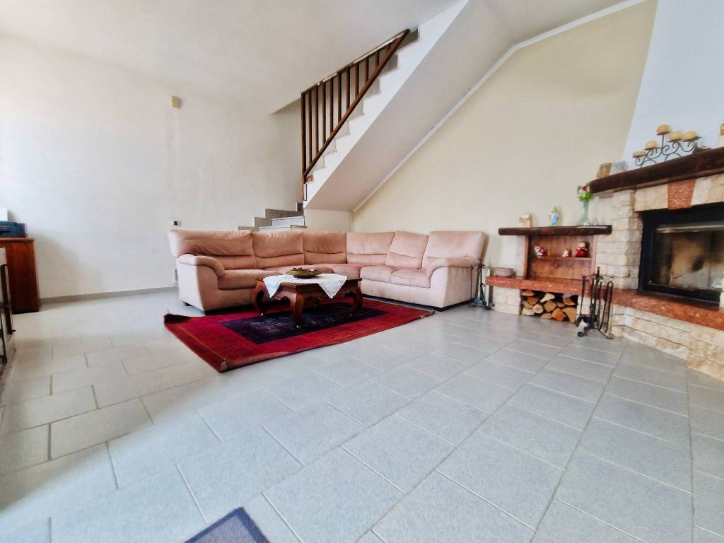 Villa a Lonate pozzolo in Via Sant'Anna - Foto 5