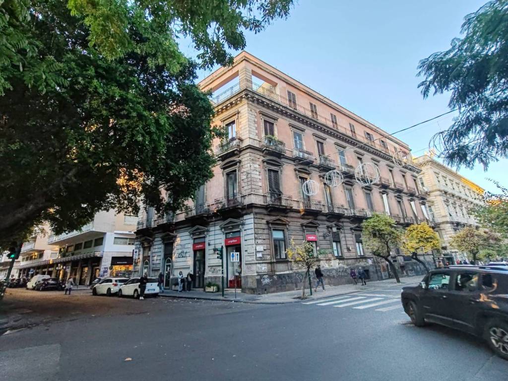 Appartamento a Catania in Viale Regina Margherita, 4 - Foto 2