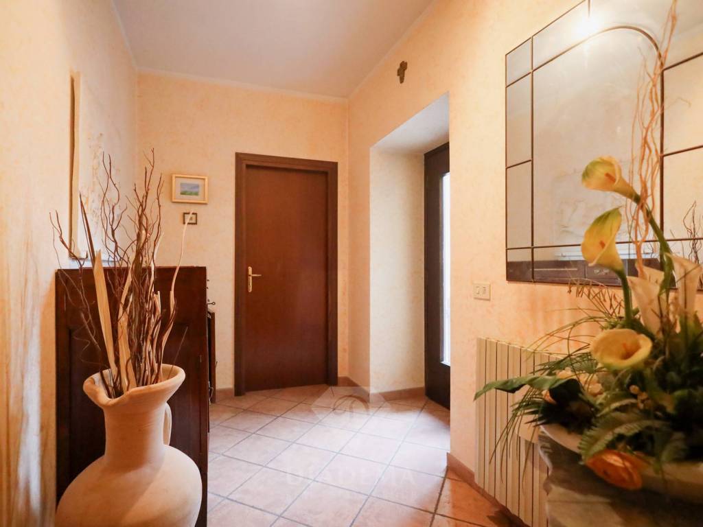 Casa indipendente a Besnate in Via Palestro, 2 - Foto 2