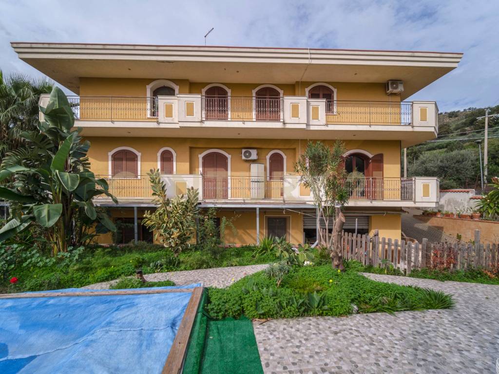 Villa a Santa teresa di riva in Piazza Antonio Stracuzzi, 4 - Foto 3