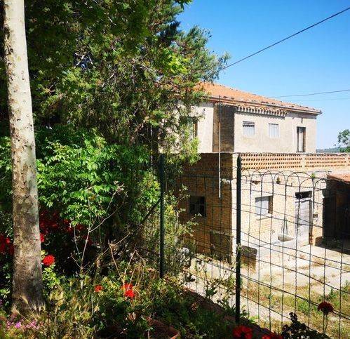Rustico / casale a Collecorvino in Viale Dei Pini - Foto 2