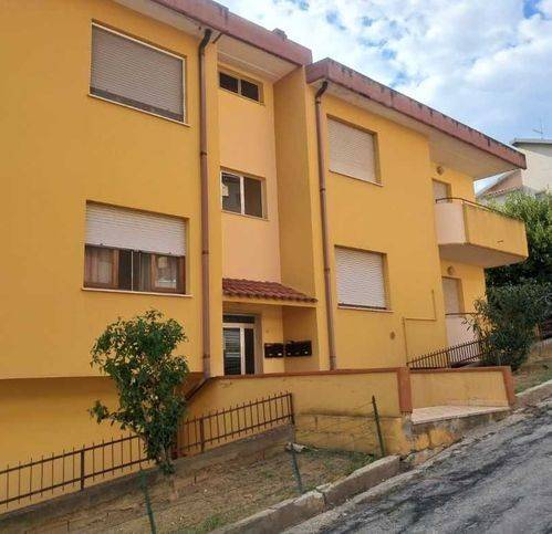 Appartamento a Penne in Via Bernardino Pennese 21 - Foto 2