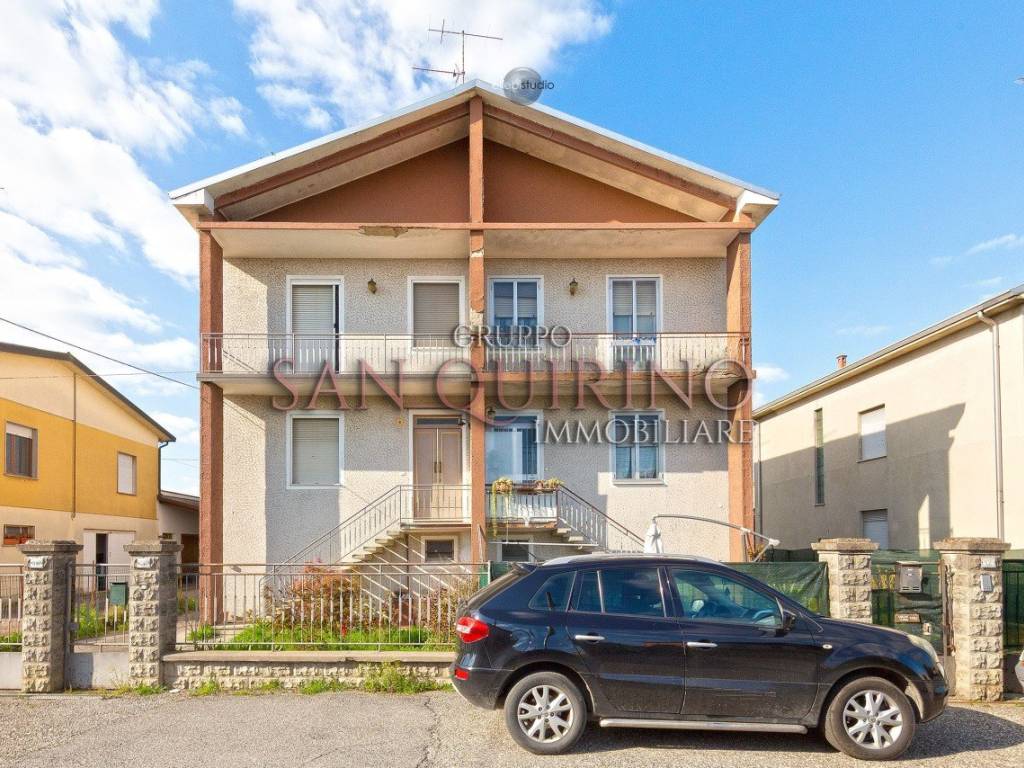 Villa a Gualtieri in via razzoli, 12 - Foto 2