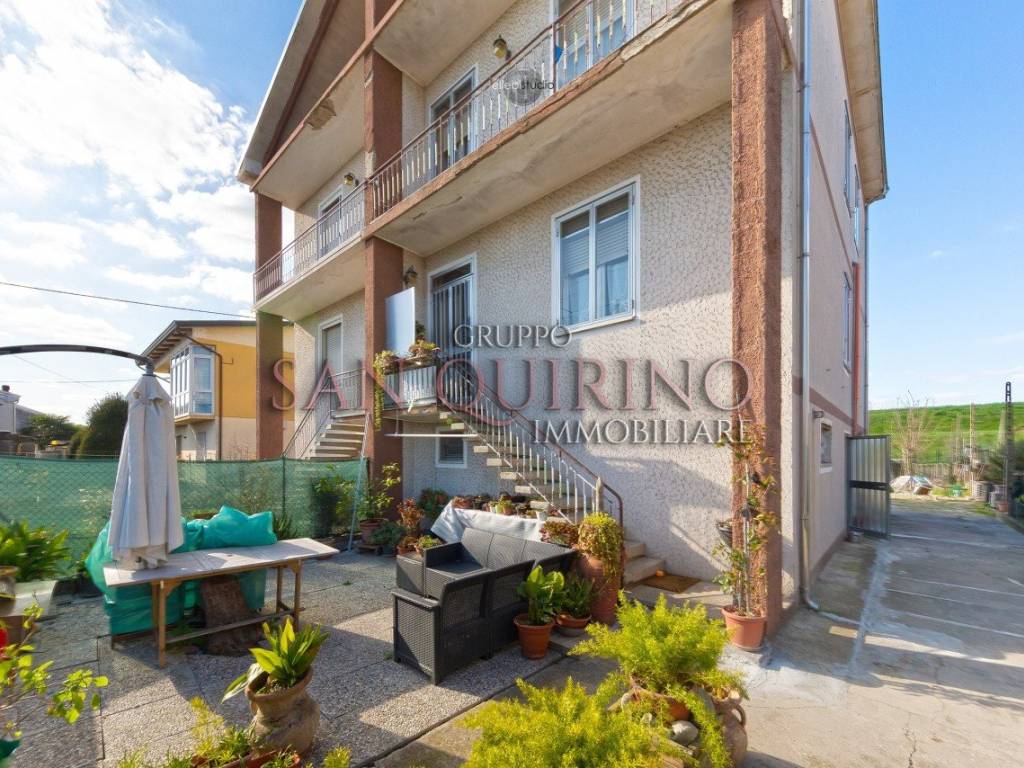 Villa a Gualtieri in via razzoli, 12 - Foto 4