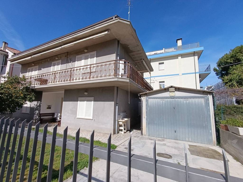 Villa a Alba adriatica in Via Molise, 8 - Foto 2