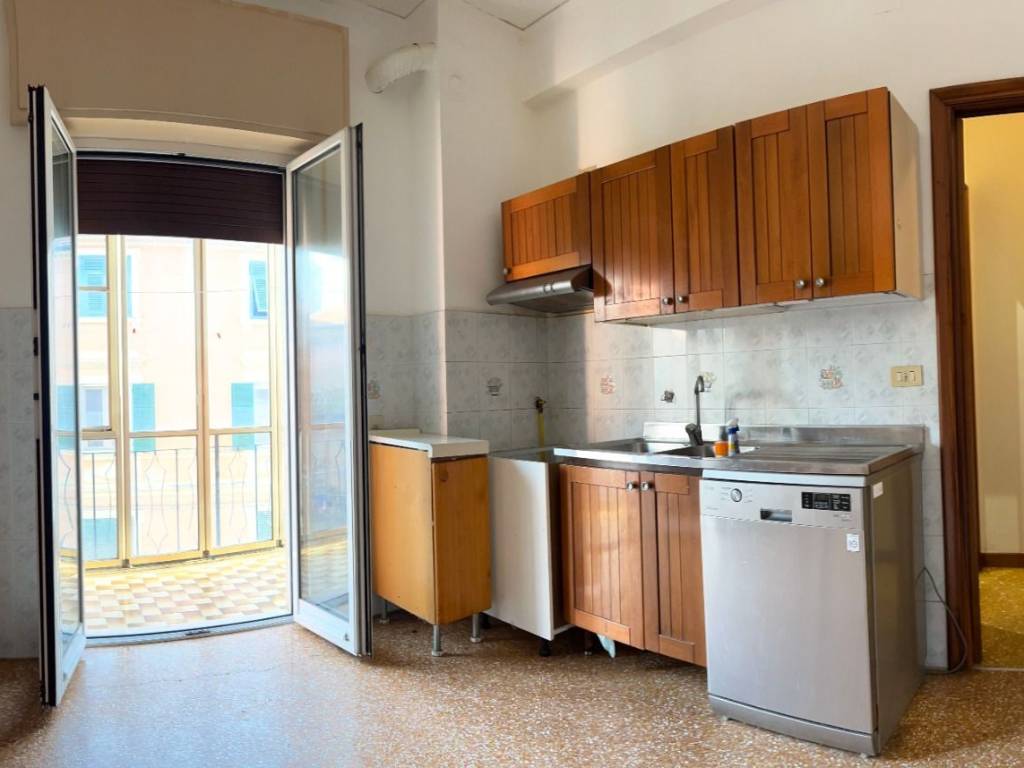 Appartamento a Savona in Via Francesco Crispi - Foto 2