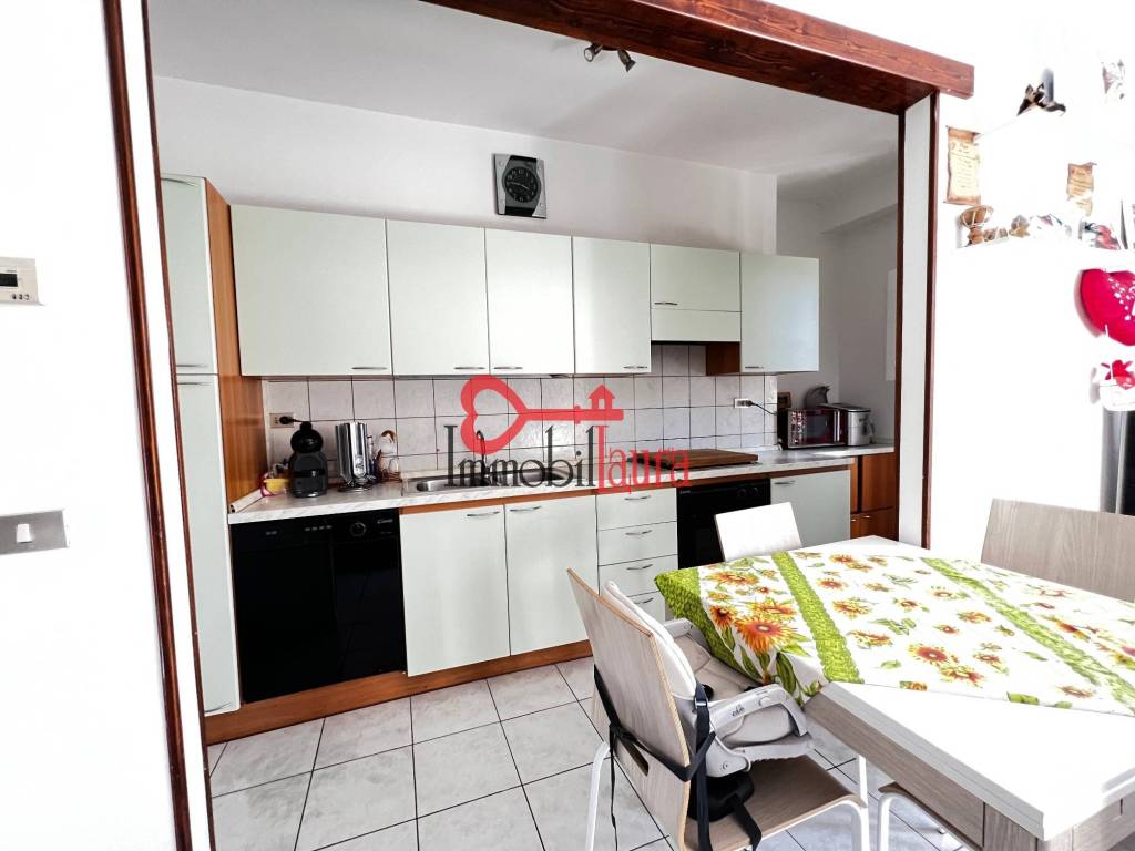 Appartamento a Viggiù in Via Le Cave - Foto 5