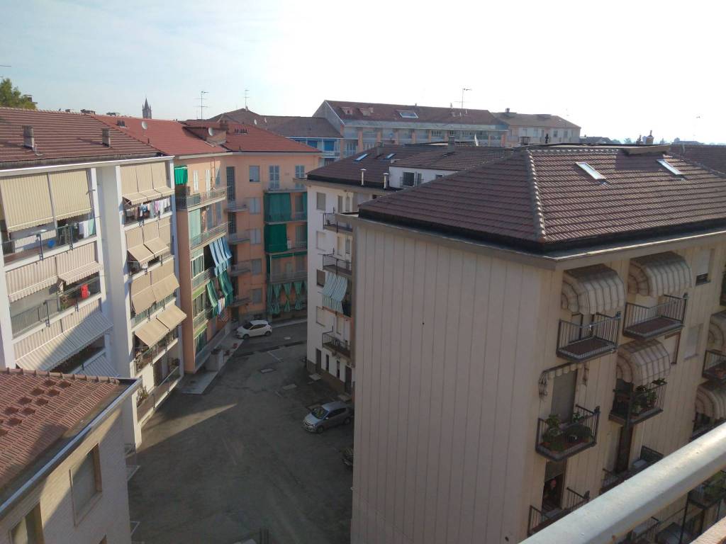 Appartamento a Asti in Via Edoardo Baudoin - Foto 2