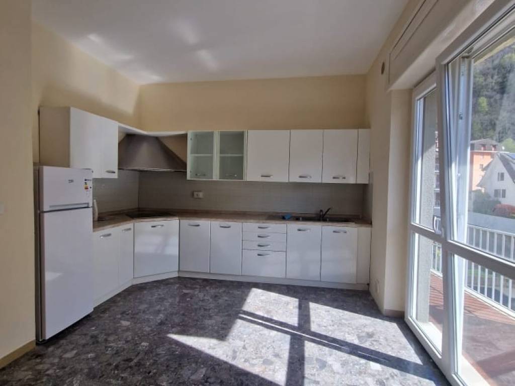 Appartamento a Varallo in Viale Cesare Battisti - Foto 4