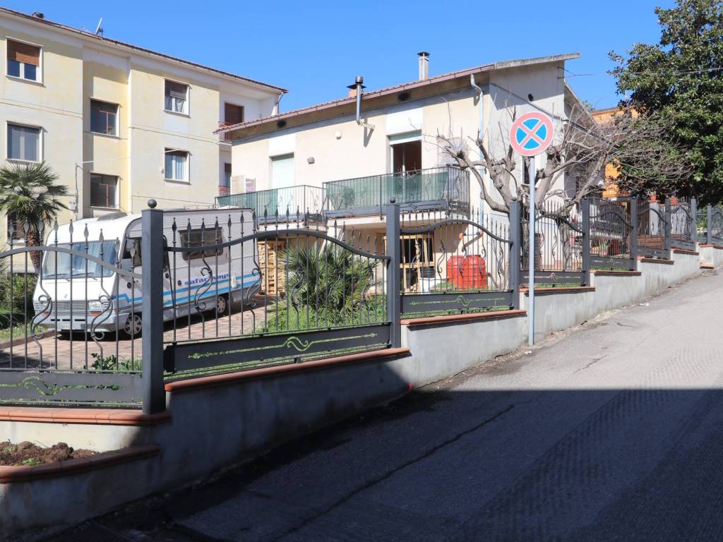 Villa a Nereto in Via Francesco Petrarca, 5 - Foto 2