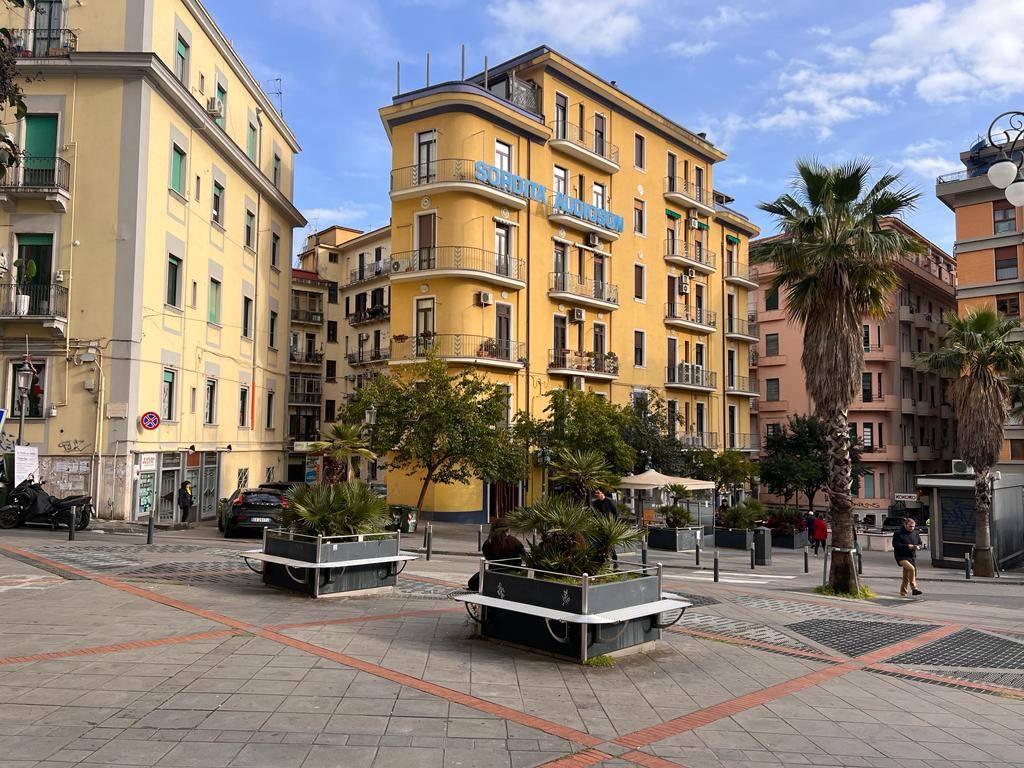 Immobile a Salerno in Piazza 24 Maggio - Foto 1