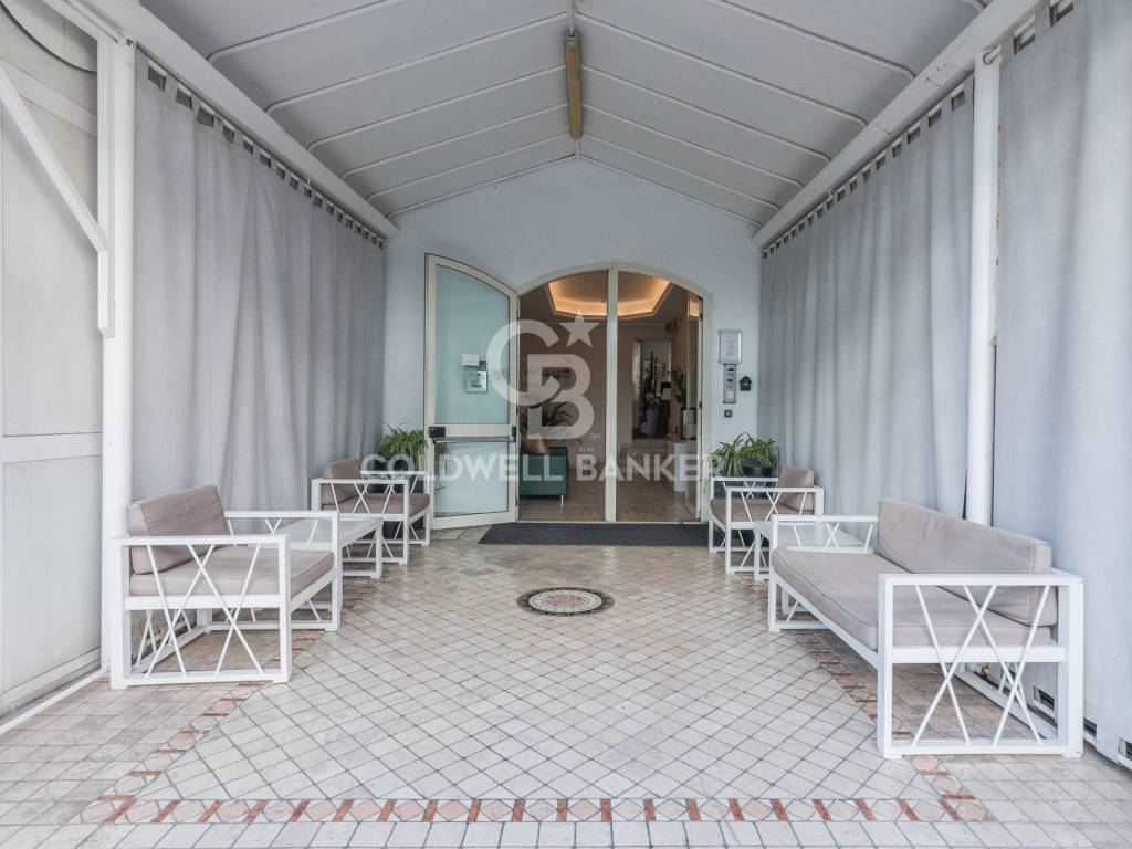Palazzo / stabile a Rimini in Viale Regina Margherita, 143 - Foto 3