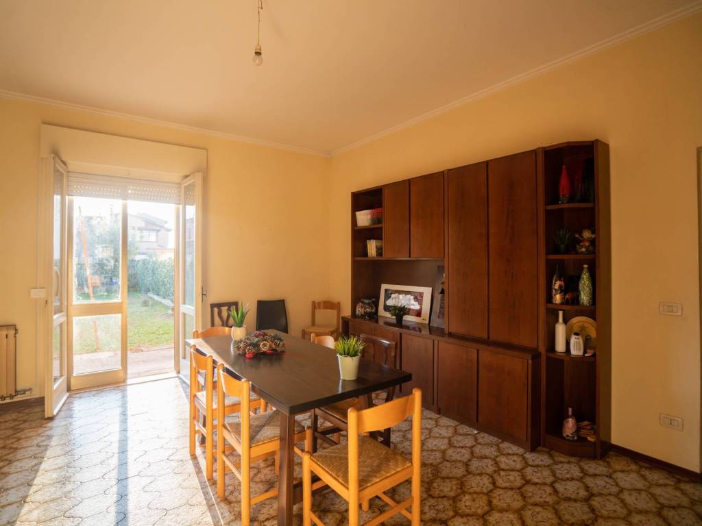 Villa a Roverbella in Via Montenero, 17 - Foto 2