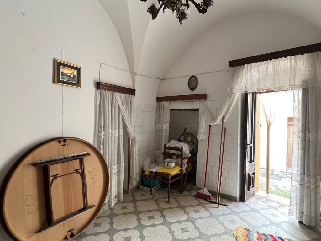 Casa indipendente a Ceglie messapica in Vico 4 Santoro Urgesi - Foto 3