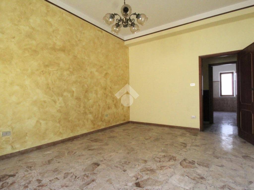 Palazzo / stabile a Isola di capo rizzuto in Via Bruxelles - Foto 4