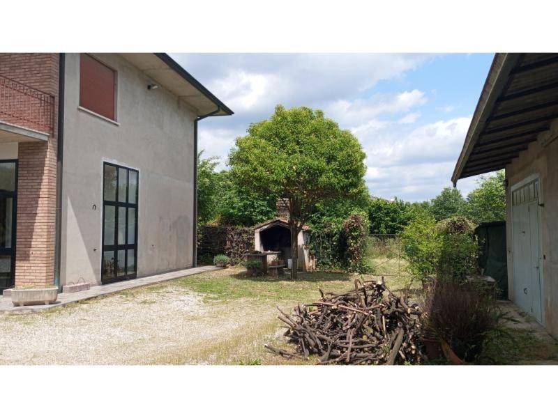 Villa a Thiene in Via Cappuccini, 113 - Foto 2