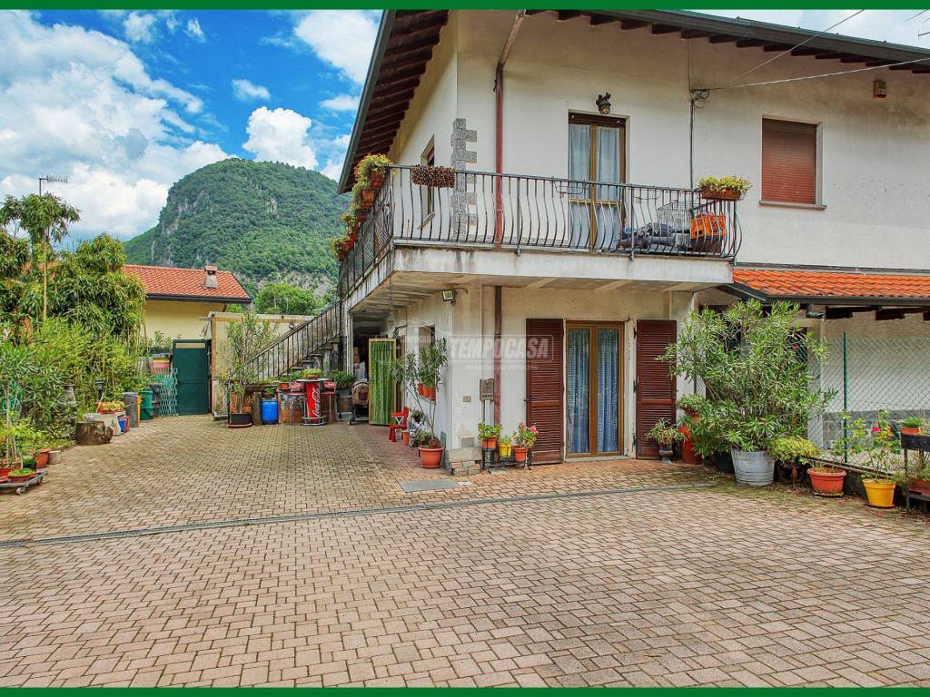 Casa indipendente a Bisuschio in Via Roma, 63 - Foto 3