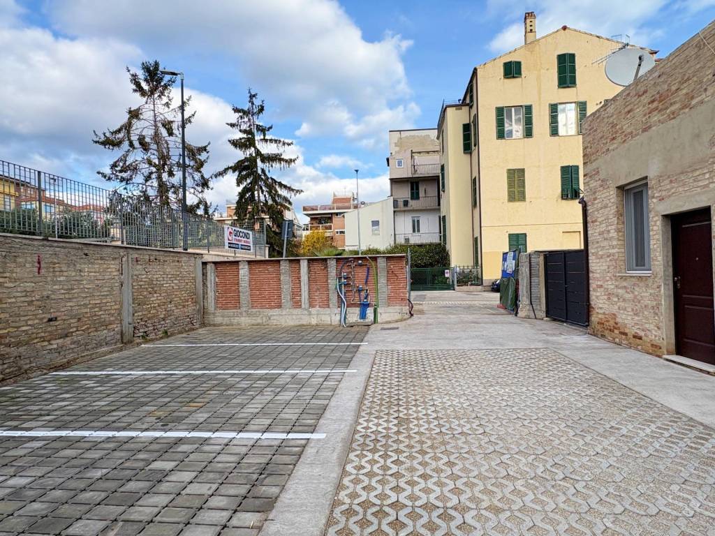 Box / garage a San benedetto del tronto in corso mazzini, 89 - Foto 4