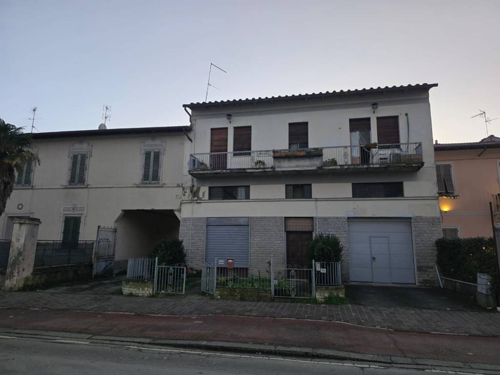 Palazzo / stabile a Montevarchi - Foto 2