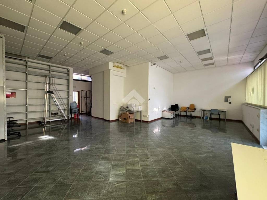Immobile a Bari in LOCALE VIA G. PELLEGRINI, 31 - Foto 5