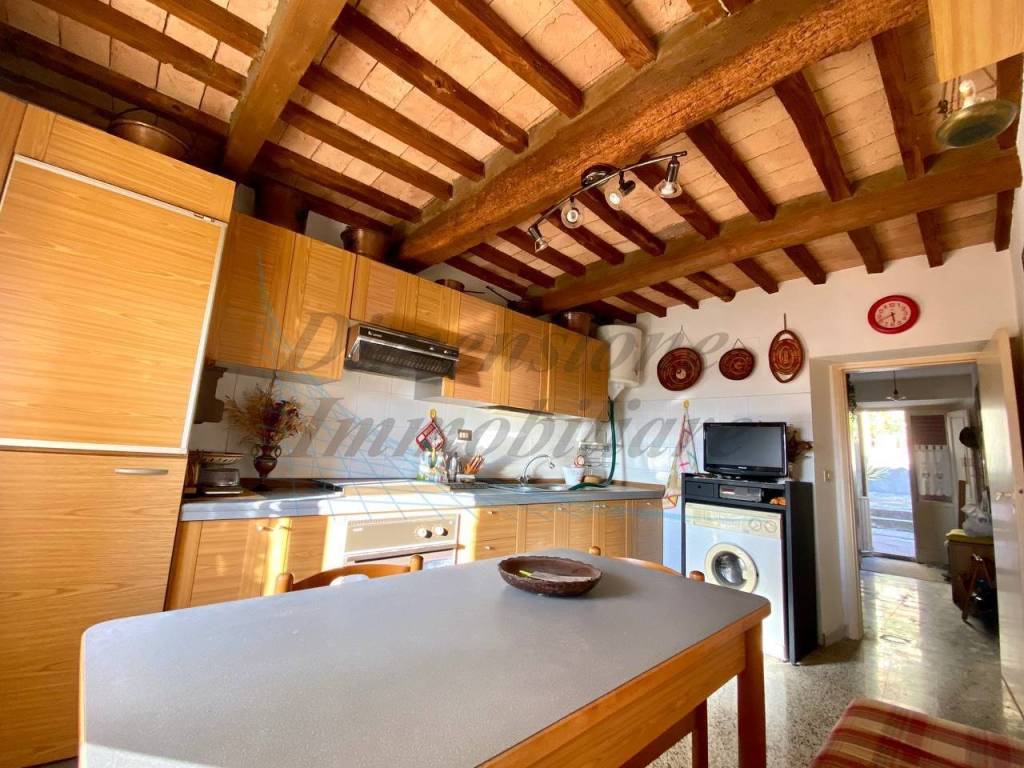 Casa indipendente a Rosignano marittimo in Via Cesare Battisti - Foto 2