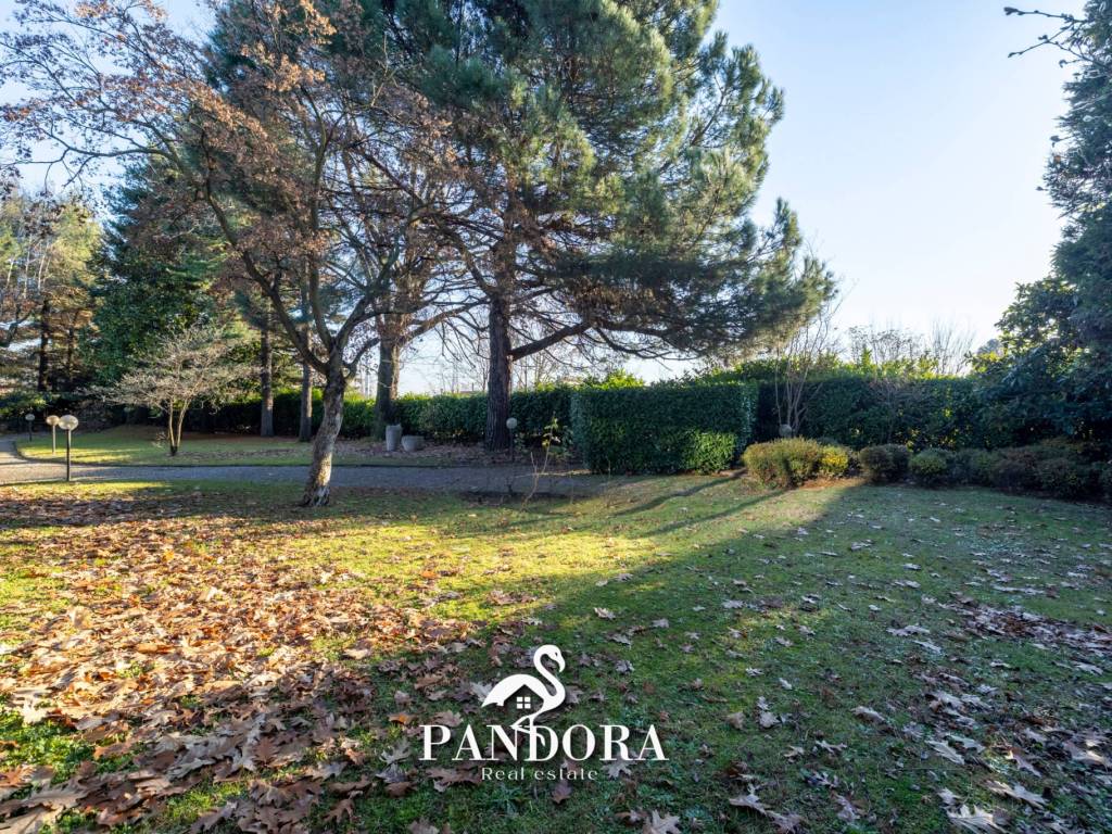 Villa a Gallarate in Via Achille Grandi, 10 - Foto 3